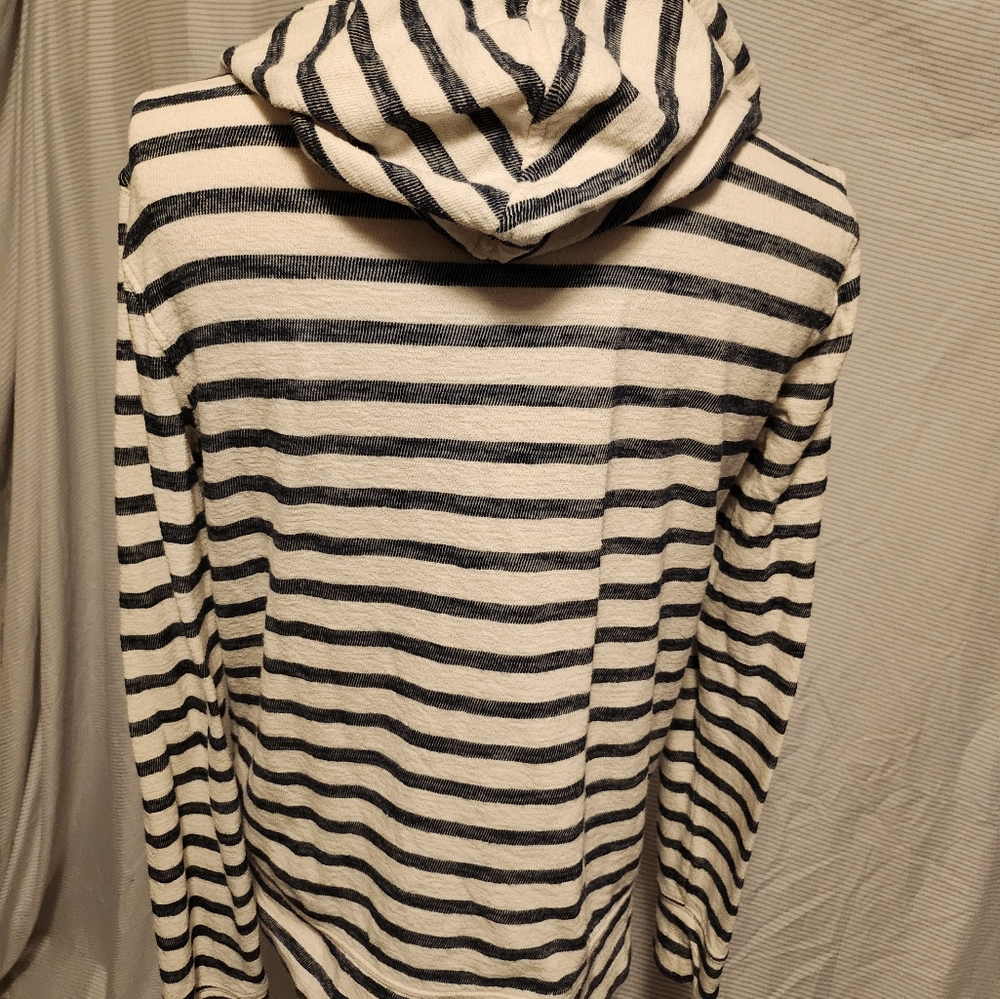 Euc, old Navy sz medium, lightweight hoodie,  blue/cream stripes - Picture 5 of 6